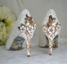 Load image into Gallery viewer, Beauty and the Beast 7cm Bridal Shoes UK6/US8.5
