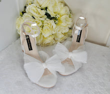 Load image into Gallery viewer, White Wedding Shoes  Size UK6/US8.5
