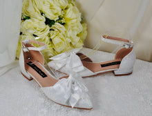 Load image into Gallery viewer, White Wedding Flats with Removable Bow, UK3/US5.5
