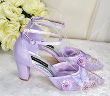 Load image into Gallery viewer, Lilac Butterfly Block Heel Bridal Shoes - Size UK7/US9.5
