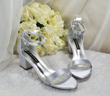 Load image into Gallery viewer, Silver Bridesmaid Sandals- Size UK7/US9.5
