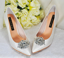 Load image into Gallery viewer, Beautiful Crystal Shoe Clips and Navy Matching Bag
