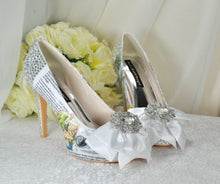 Load image into Gallery viewer, Alice in Wonderland Wedding Shoe UK7/US9.5
