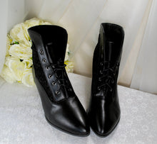 Load image into Gallery viewer, Ankle Boots, Black or White
