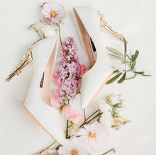 Load image into Gallery viewer, Ivory Glitter Bridal Pump
