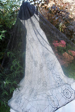 Load image into Gallery viewer, IN STOCK 250cm Black Spiderweb Veil
