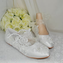 Load image into Gallery viewer, Lace Bridal Shoes Size UK7/US9.5
