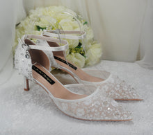 Load image into Gallery viewer, Bridal White Beaded Heels Uk5/US7.5
