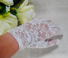 Load image into Gallery viewer, Off White Short Bridal Lace Gloves
