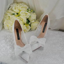 Load image into Gallery viewer, Lace Bow Wedding Shoes UK6/US8.5
