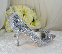 Load image into Gallery viewer, Crystal WEDDING SHOES - Size UK6/US8.5
