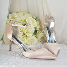 Load image into Gallery viewer, Champagne Satin Sandals Size UK8/US10
