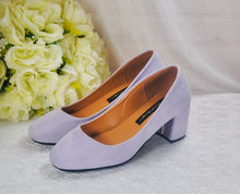 Load image into Gallery viewer, Lilac Purple Suede Block Heel Shoes, Size UK4/US6.5
