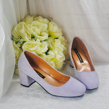 Load image into Gallery viewer, Lilac Purple Suede Block Heel Shoes, Size UK4/US6.5
