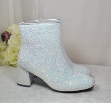 Load image into Gallery viewer, White Glitter Boots Size UK5/US7.5
