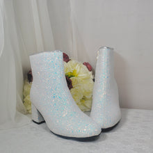 Load image into Gallery viewer, White Glitter Boots Size UK5/US7.5
