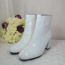 Load image into Gallery viewer, White Glitter Boots Size UK5/US7.5
