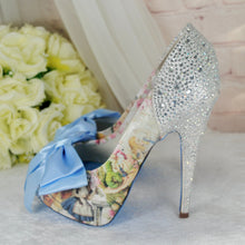 Load image into Gallery viewer, Alice in Wonderland Bridal Shoes UK5/US7.5
