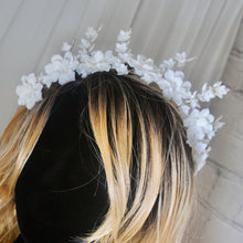 Load image into Gallery viewer, Porcelain Clay Flowers Tiara
