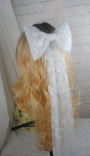 Load image into Gallery viewer, Sparkling Floral Embroidered Bridal Bow Veil
