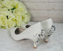 Load image into Gallery viewer, Ivory Shimmer Wedding Shoes UK3/US5.5
