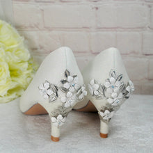 Load image into Gallery viewer, Ivory Shimmer Wedding Shoes UK3/US5.5
