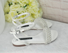 Load image into Gallery viewer, Ivory Pearl Flat Sandals - Size UK6/US8.5
