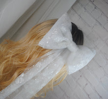 Load image into Gallery viewer, Sparkling Floral Embroidered Bridal Bow Veil
