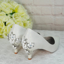 Load image into Gallery viewer, Ivory Shimmer Wedding Shoes UK3/US5.5
