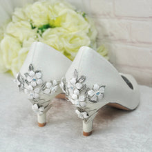 Load image into Gallery viewer, Ivory Shimmer Wedding Shoes UK3/US5.5
