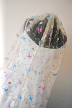 Load image into Gallery viewer, Embroidered Floral Bridal Veil, Unique Leaf Veil with 3D Silk Butterflies
