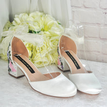 Load image into Gallery viewer, Ivory Satin Bridal Sandals with Floral Embroidery, UK4/US6.5
