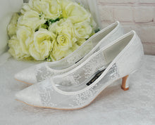 Load image into Gallery viewer, Kitten Heel Lace Bridal Shoes UK5/US7.5
