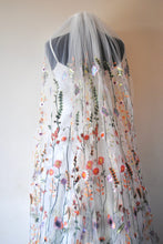 Load image into Gallery viewer, Beautiful white wedding veil bright embroidered flowers
