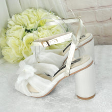 Load image into Gallery viewer, White  Block Heel Sandals SIZE UK7/US9
