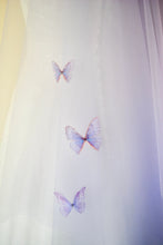 Load image into Gallery viewer, IN STOCK 100cm Pastel Lilac Purple Bridal Veil with 3D Butterflies, 2-tier Wedding Veil with Silk Butterfly
