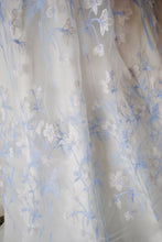 Load image into Gallery viewer, Blue Flower Floral Veil
