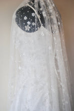 Load image into Gallery viewer, Beautiful white wedding veil sparkling embroidered flowers
