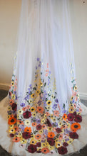 Load image into Gallery viewer, Floral Embroidered Veil
