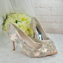 Load image into Gallery viewer, Crystal Trim Wedding Shoes
