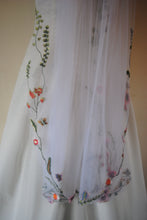 Load image into Gallery viewer, IN STOCK Fingertip Length White Floral Embroidered Edge Bridal Veil
