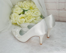 Load image into Gallery viewer, Ivory Wedding Heels, Floral Beaded Size UK5/US7.5
