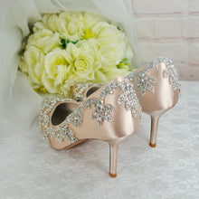 Load image into Gallery viewer, Crystal Trim Wedding Shoes
