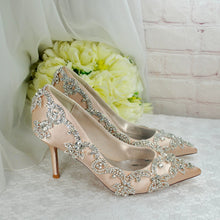 Load image into Gallery viewer, Crystal Trim Wedding Shoes
