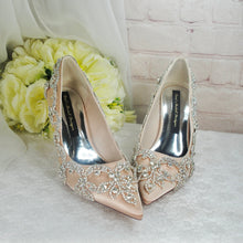 Load image into Gallery viewer, Crystal Trim Wedding Shoes
