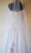 Load image into Gallery viewer, IN STOCK - 250cm wedding veil 3D Pink embroidered flower
