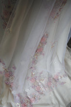 Load image into Gallery viewer, IN STOCK - 250cm wedding veil 3D Pink embroidered flower
