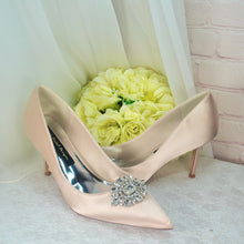 Load image into Gallery viewer, Champagne Bridal Heels with Removal Shoe Clip - Size UK6.5 / US9
