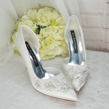 Load image into Gallery viewer, Ivory Wedding Heels, Floral Beaded Size UK5/US7.5
