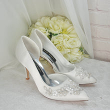 Load image into Gallery viewer, Ivory Wedding Heels, Floral Beaded Size UK5/US7.5
